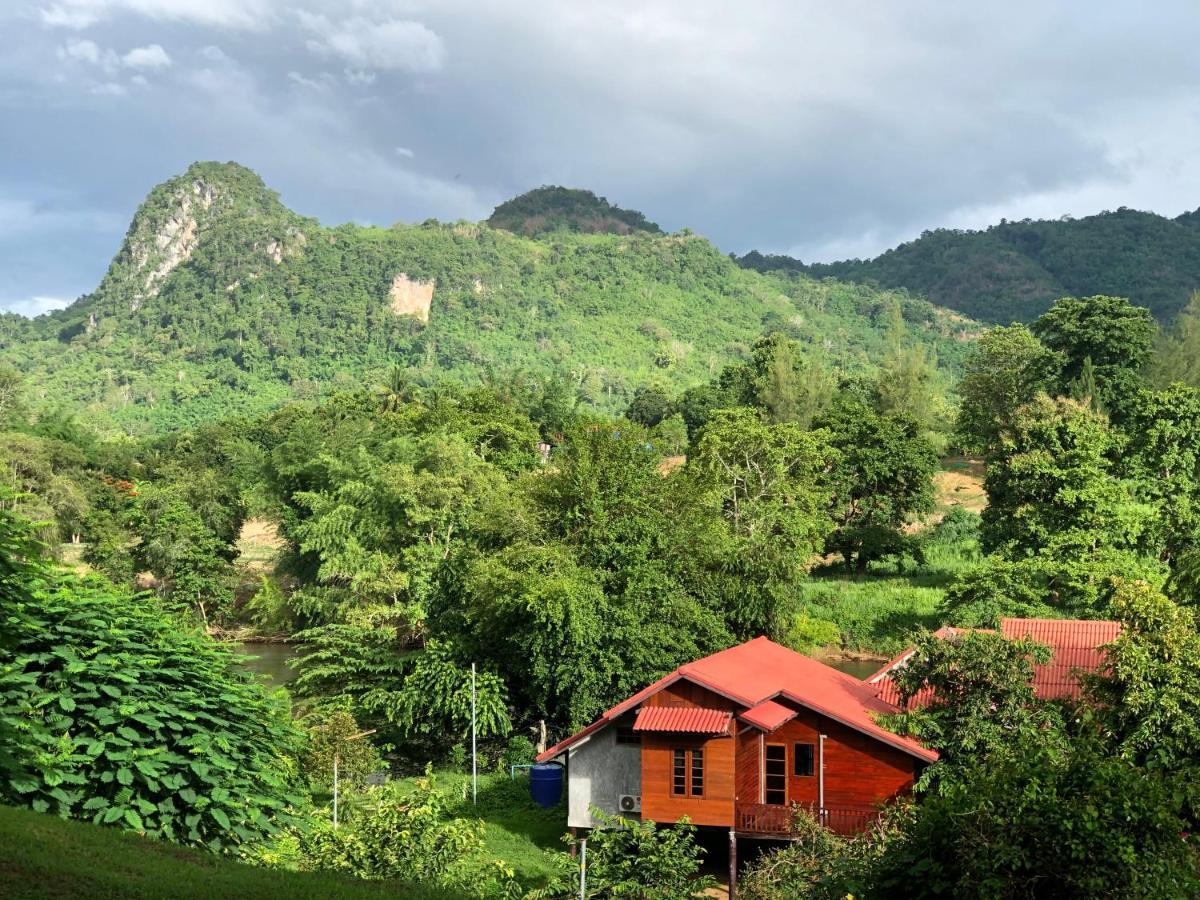 Baanrai Khunya บ้านไร่คุณย่า Ban Huai Maenam Noi Zewnętrze zdjęcie